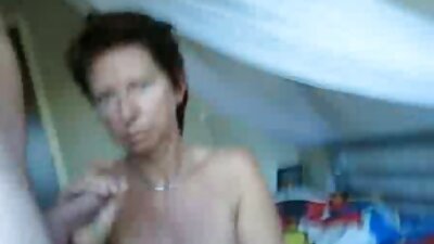 En ekte britisk cum ludder har sin del av hot sticky cum threesome